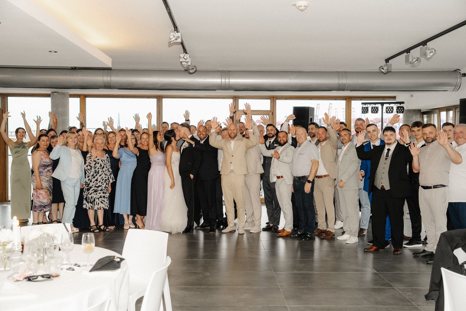 Gruppenfoto mit allen Gästen